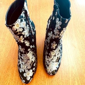 Above the ankle booties. Sz 7.5, chunky heels, 2”tall